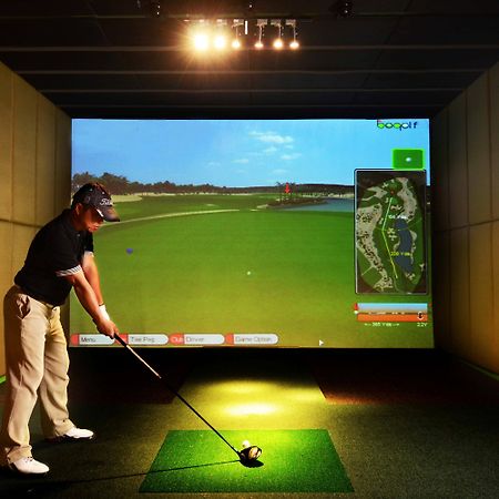 Ksl Hotel & Resort Johor Bahru Extérieur photo Golf simulator