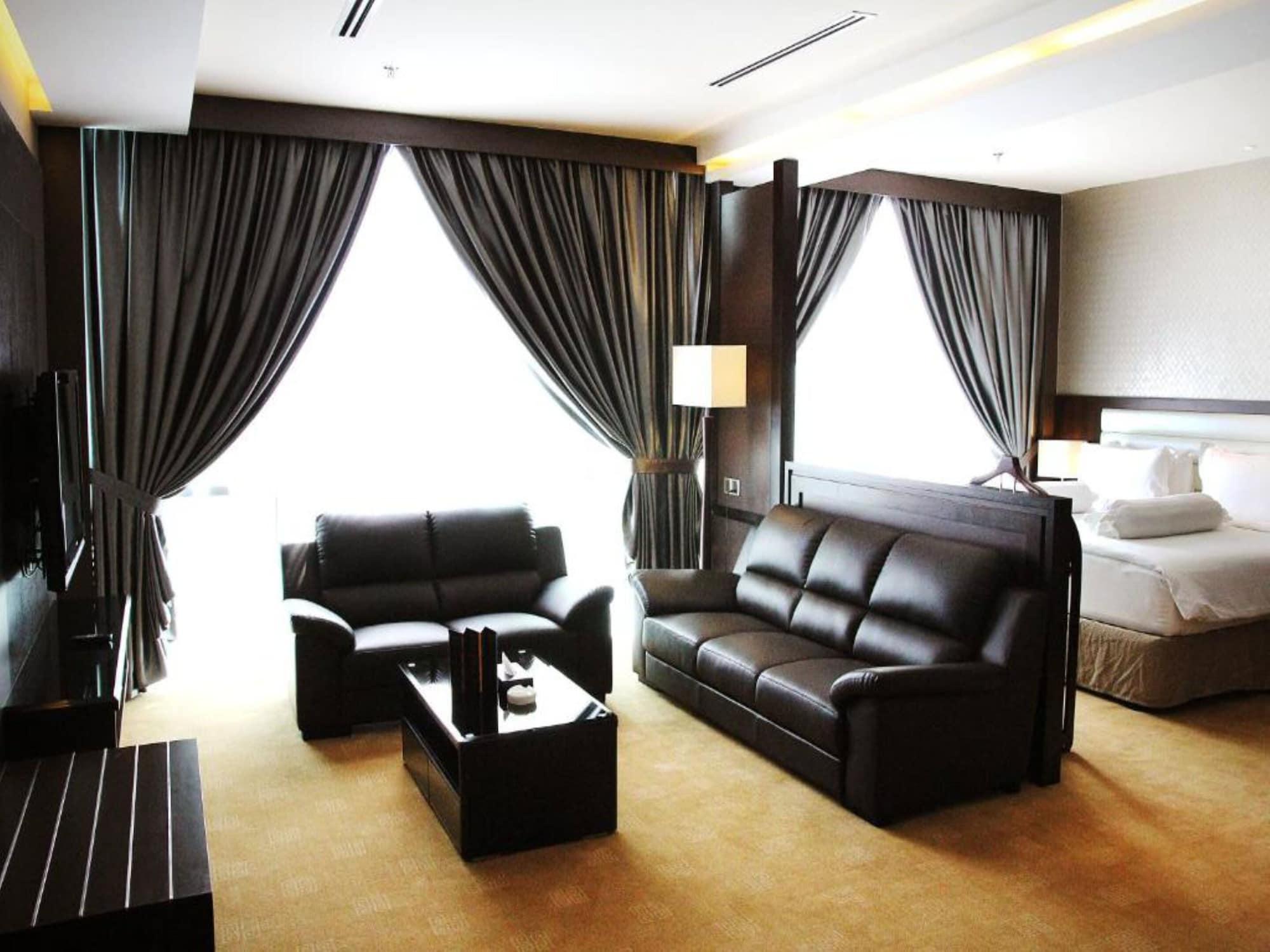 Ksl Hotel & Resort Johor Bahru Extérieur photo A room at the hotel