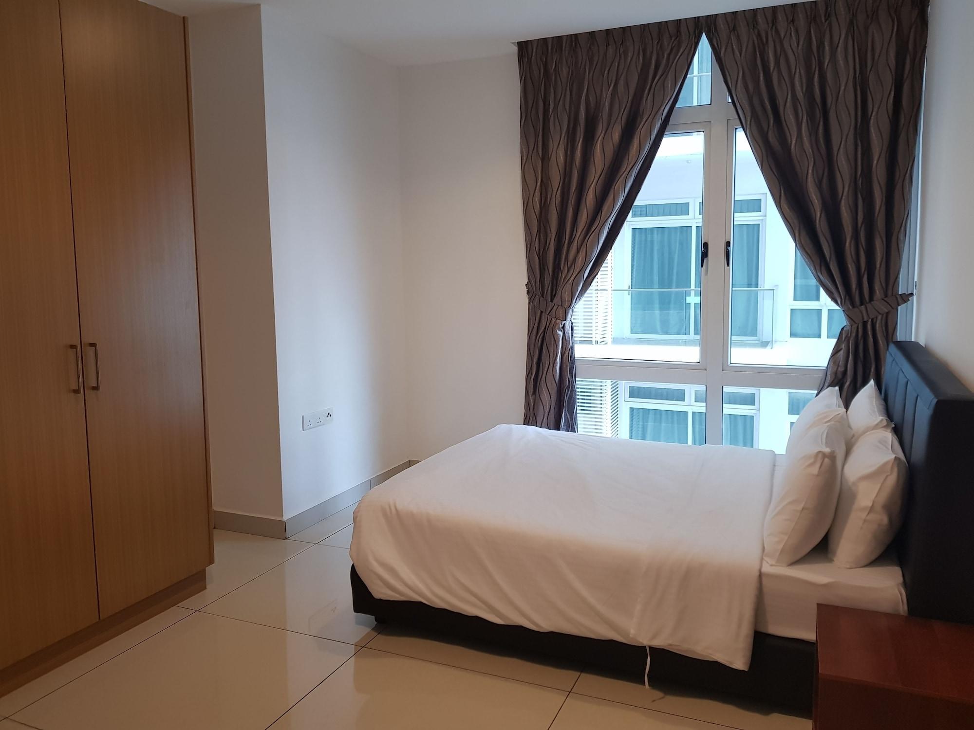 Ksl Hotel & Resort Johor Bahru Extérieur photo A bedroom in a condominium