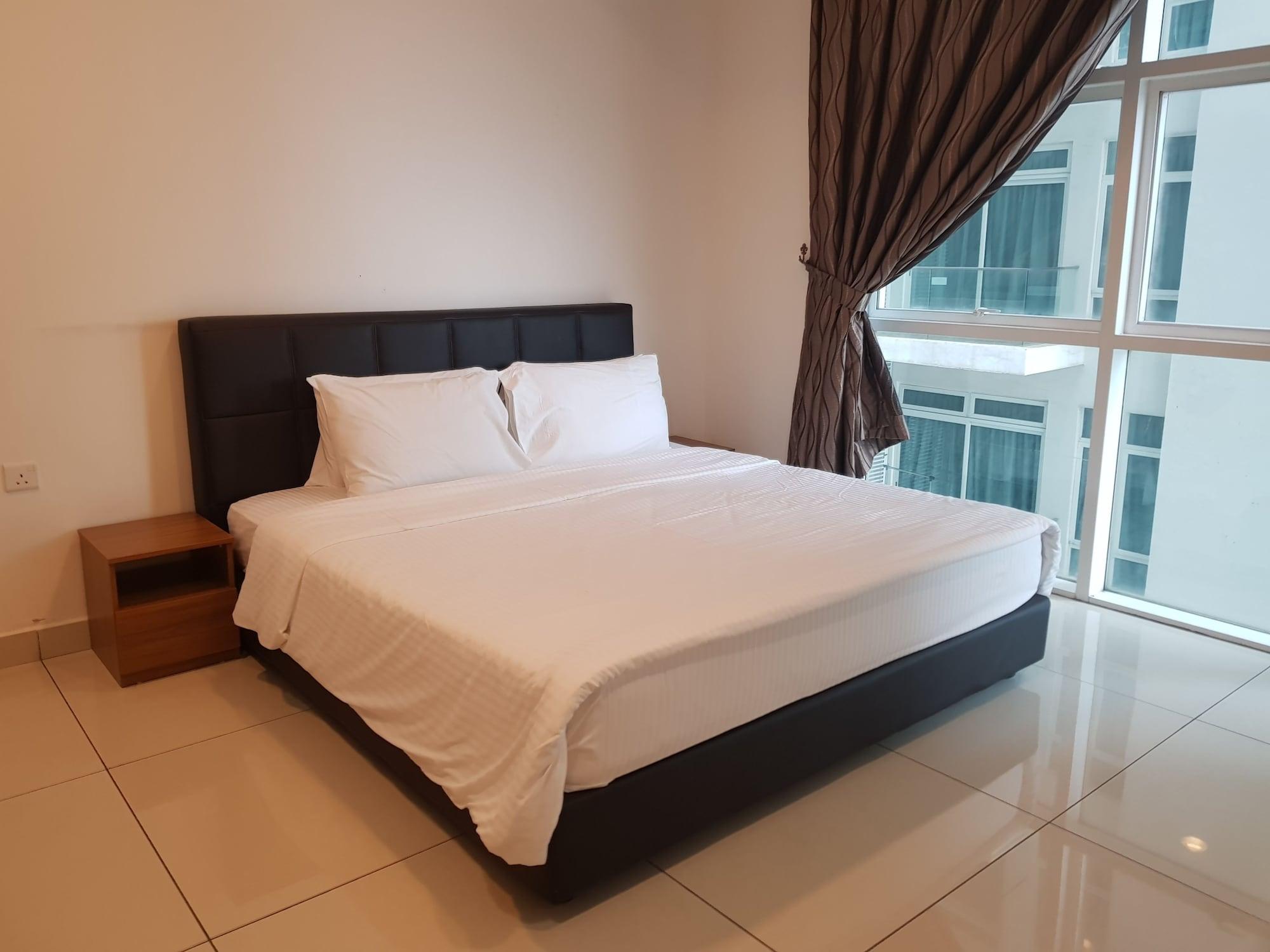 Ksl Hotel & Resort Johor Bahru Extérieur photo A bedroom in a hotel