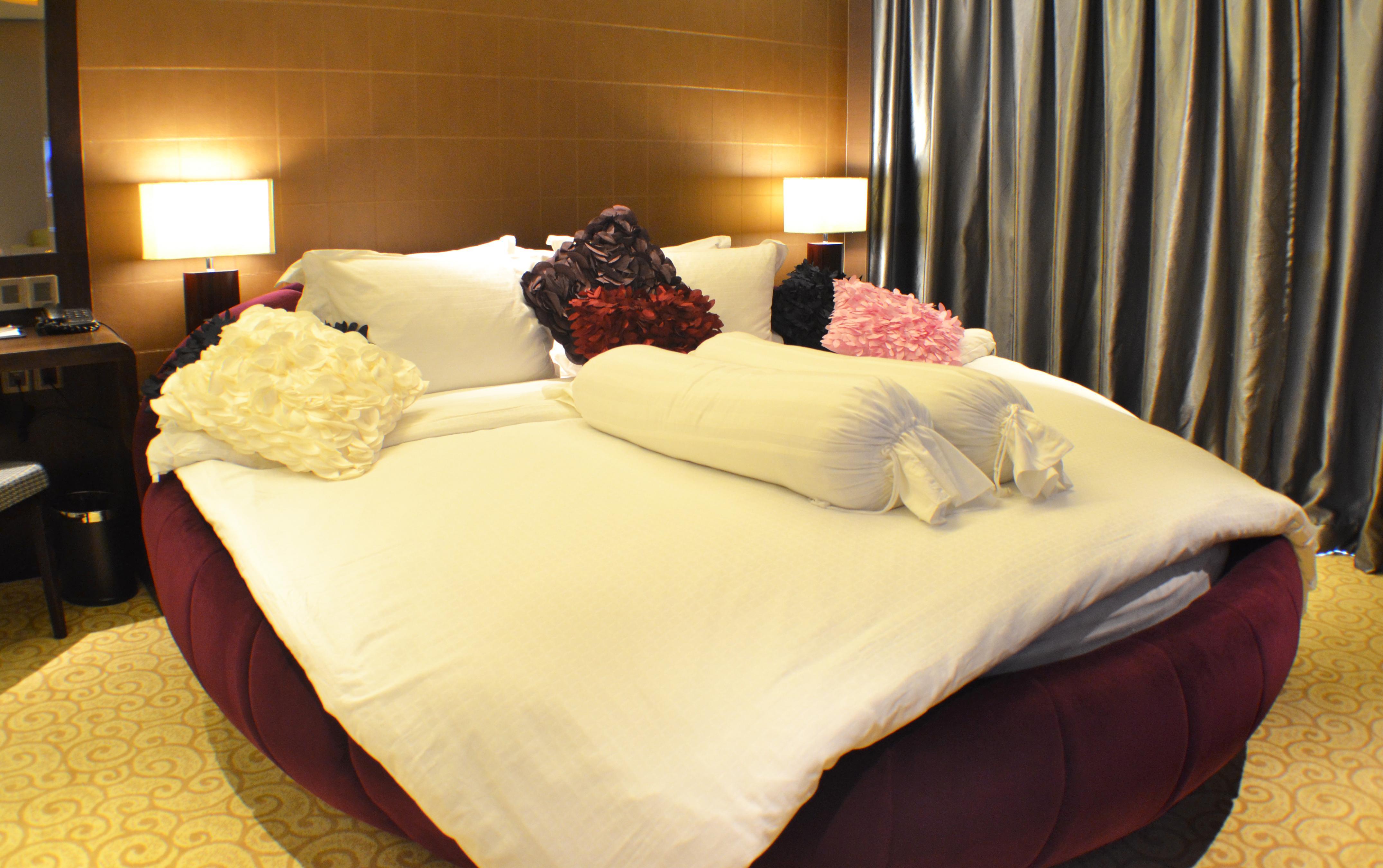 Ksl Hotel & Resort Johor Bahru Extérieur photo A guest room at the hotel