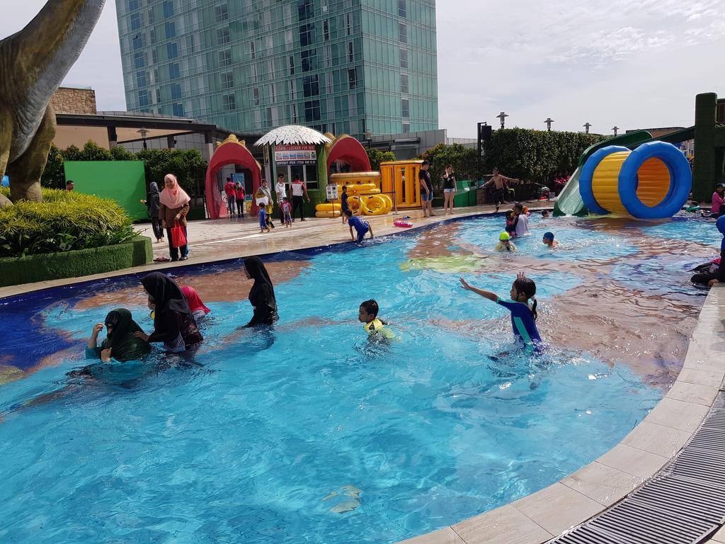 Ksl Hotel & Resort Johor Bahru Extérieur photo Swimming pool
