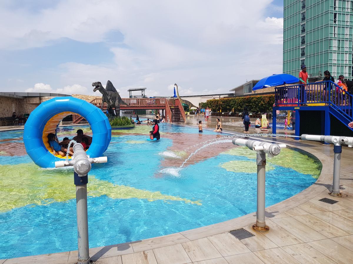 Ksl Hotel & Resort Johor Bahru Extérieur photo The park's swimming pool